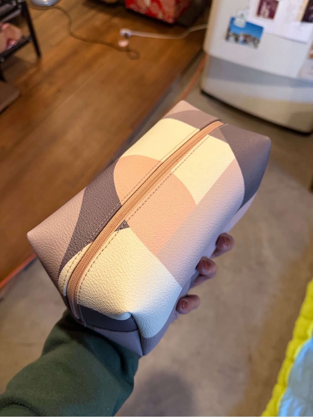 NWT Kate spade 2 PIECE SET Pink, Cream & Gray Geometric Tote with Matching Pouch - Picture 11 of 11